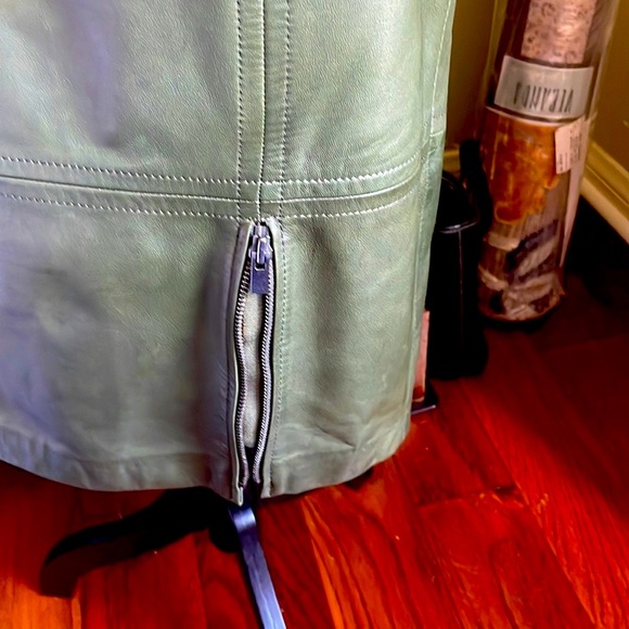 Talbots vintage💯 lamb skin leather skirt. Perfect condition! - Picture 8 of 11